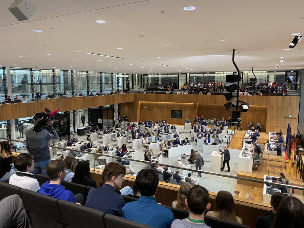 9.Klassen besuchen den Landtag in Hannover
