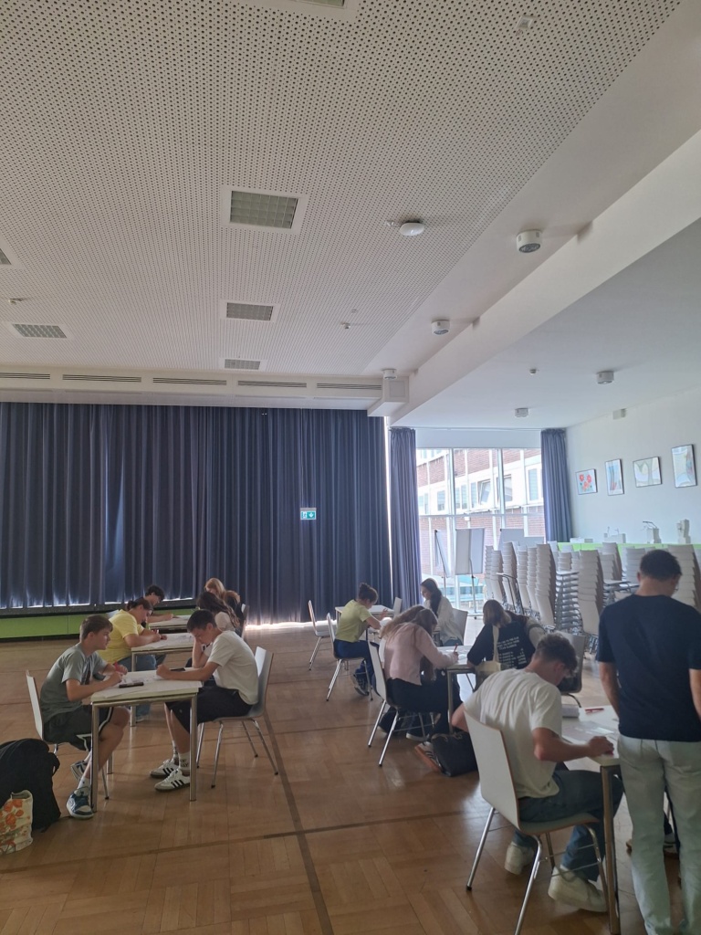 Schülerinnen und Schüler lassen sich als Stammzellspender registrieren
