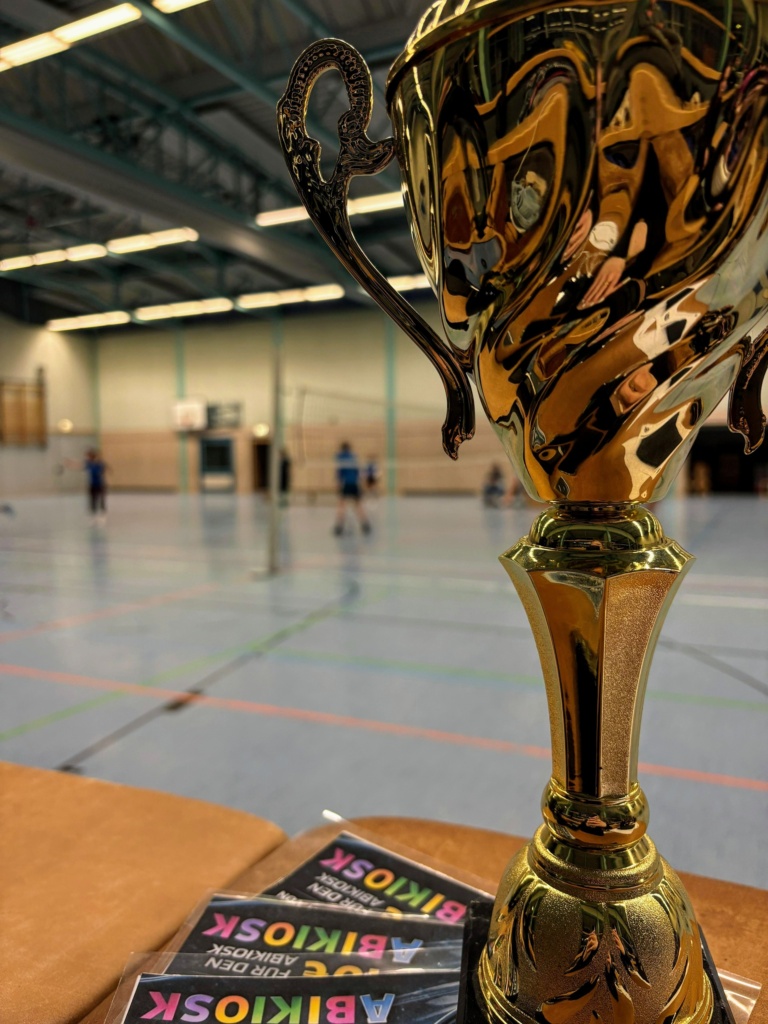 Aufschlag, Satz und Sieg – Volleyballfieber in der Stadionsporthalle